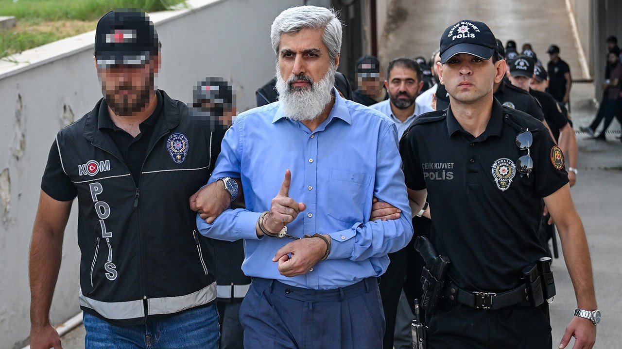 Alparslan Kuytul soruşturmasında yeni gelişme: 44 kişi hakkında tutuklama talebi