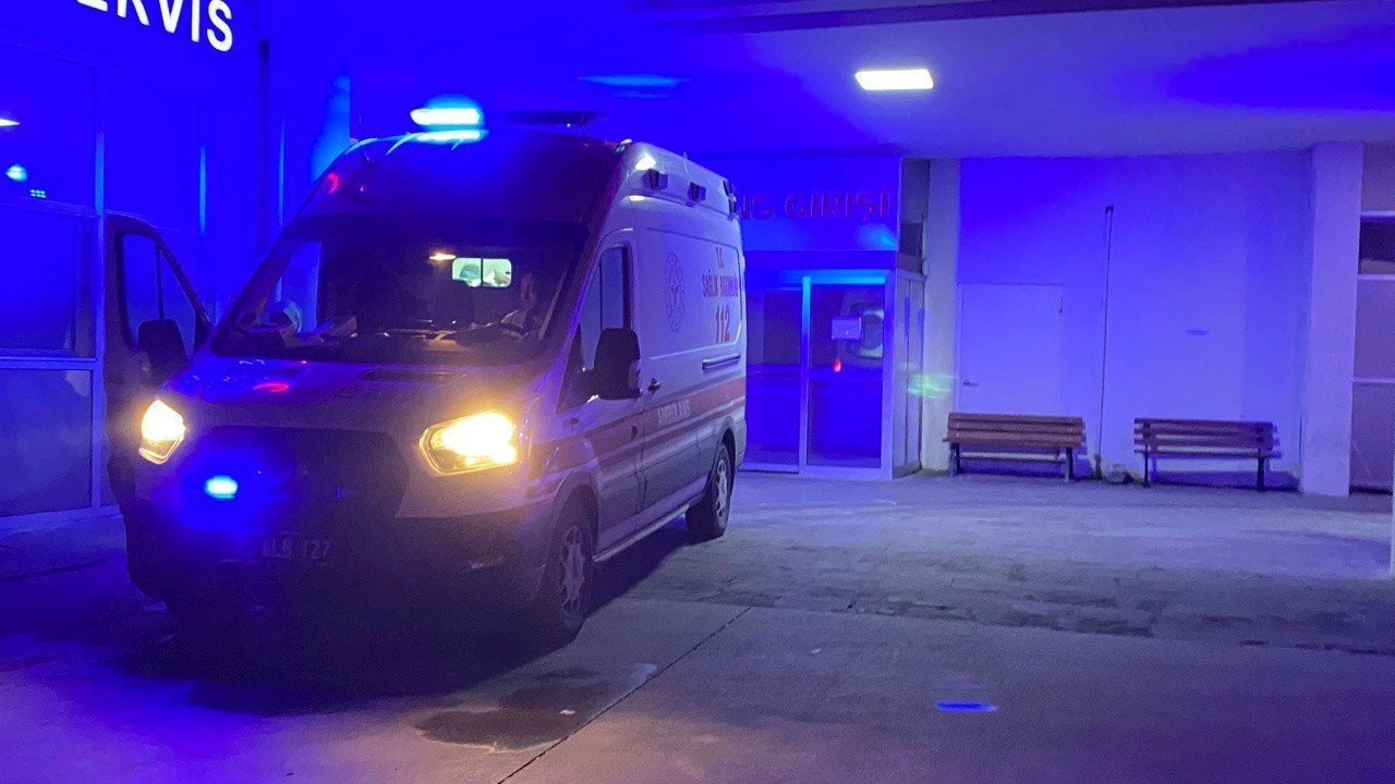 Beykoz’da otomobil yayalarına arasına daldı: 6 kişi yaralandı