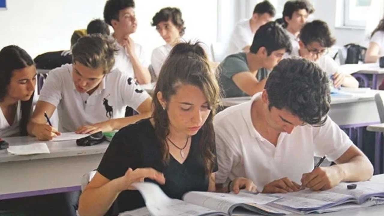Aşiretler Türkiye’nin kanayan yarasını haykırdı! “Kız ve erkek okulları açılmalı”