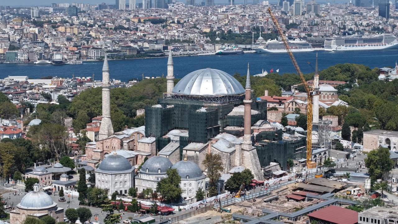 Bakan Ersoy: Fatih’in emanetini tarihinin en kapsamlı restorasyonuna aldık