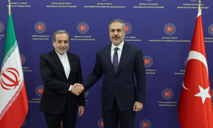 Bakan Fidan, Arakçi ile görüştü: Hürmüz Boğazı ve ateşkes masada
