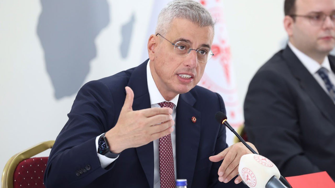 Bakan Memişoğlu: Kanser ve SMA ilaçlarını Türkiye’de üreteceğiz