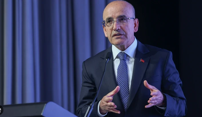 Bakan Şimşek sanayi verisini değerlendirdi: Zorlu koşullara rağmen büyüme sürüyor!