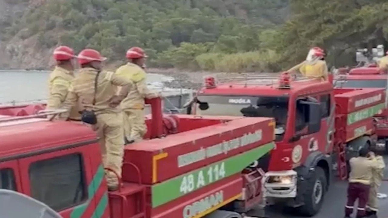 Bakan Yumaklı o anları paylaştı Yeşil vatan için denizden arazöz çıkarması
