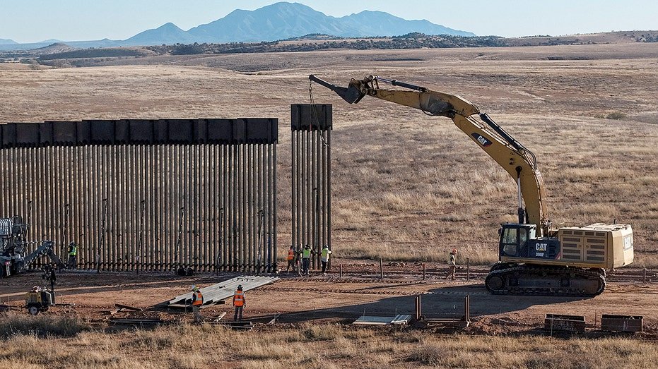 Federal judge clears path for border wall construction in Arizona