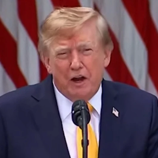 Trump cinsiyet tartışmalarında resti çekti: ‘Çocuklara yanlış bedendesin demek istismardır’