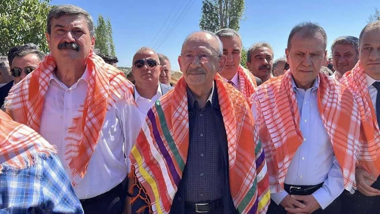 ‘CHP mi, Yeni Parti mi?’ derken…  Vahap safını seçti noktayı koydu!