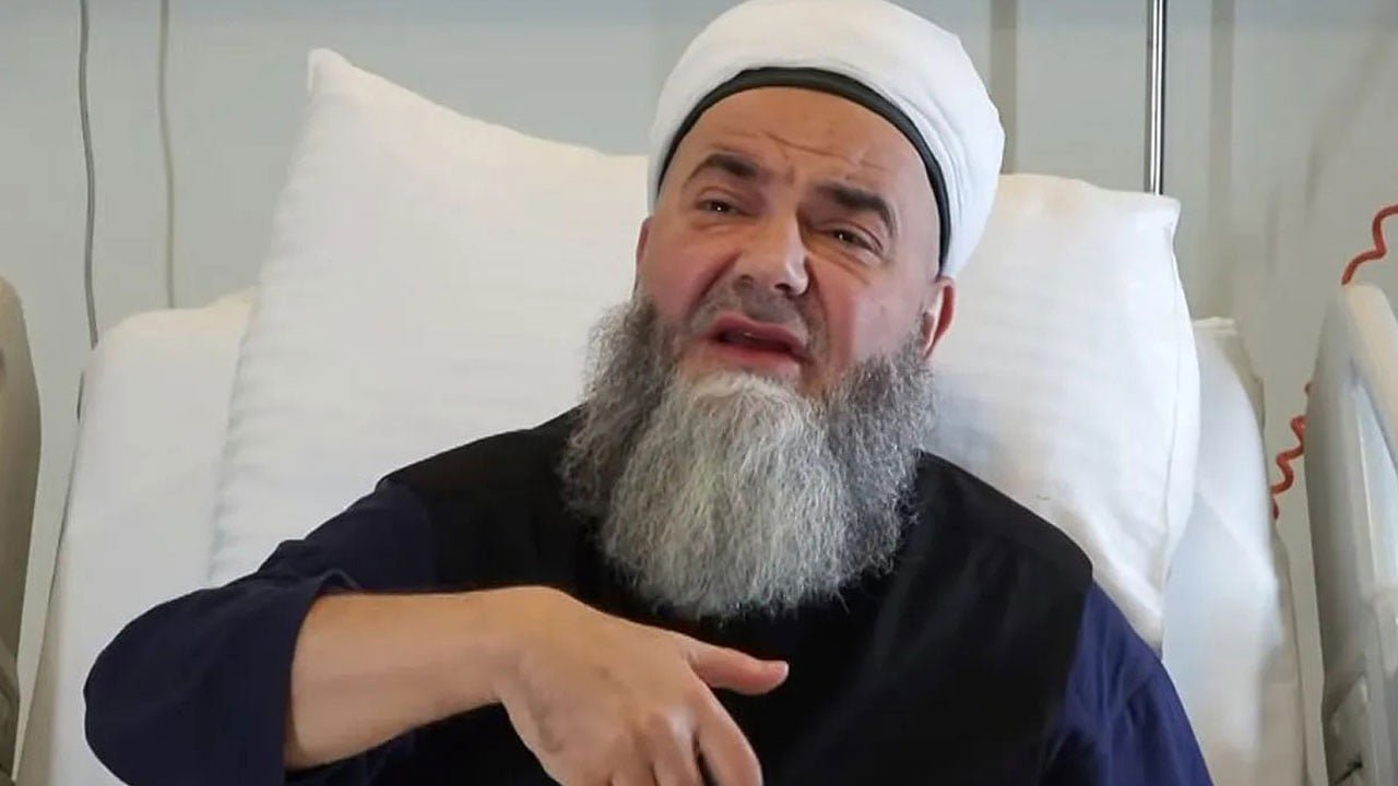 Cübbeli Ahmet Hoca acil ameliyata alındı