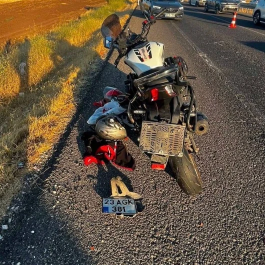 Diyarbakır’da kamyonet ile motosiklet çarpıştı: Bir kişi hayatını kaybetti