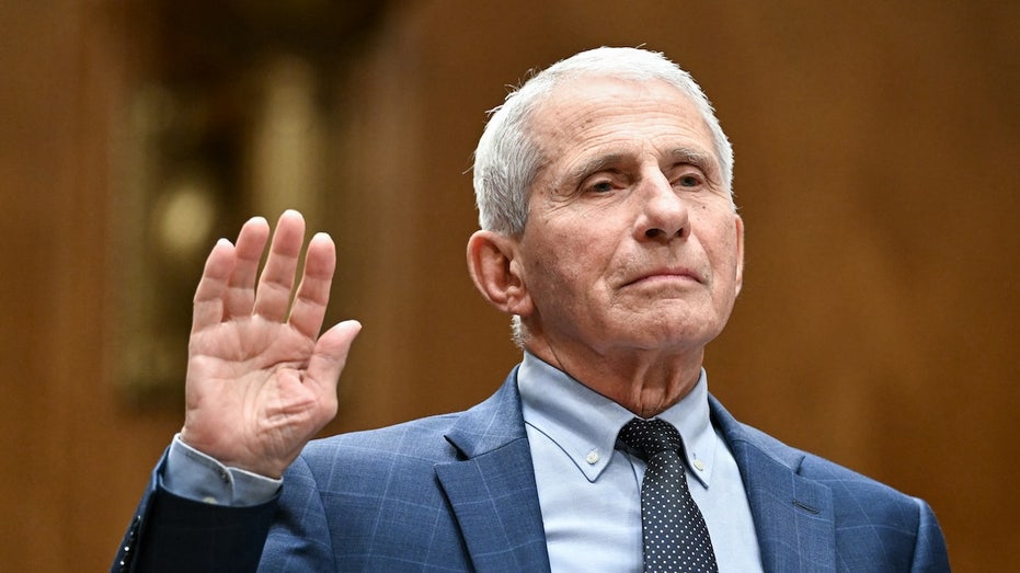Fauci texts suggest officials were ‘too slow to pivot’ amid pandemic, says Dr Marc Siegel
