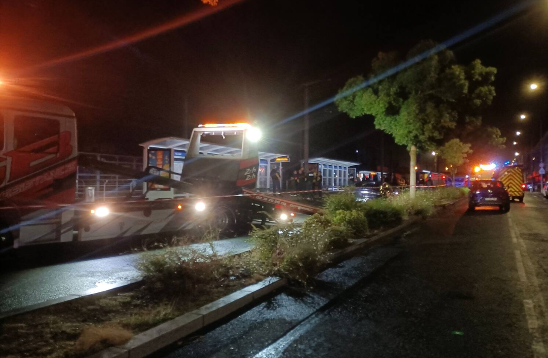 Fransa’da dehşet anları! Otomobil kalabalığa daldı: Ölü ve yaralılar var