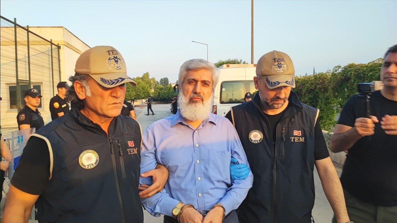 Furkan Vakfı’na operasyon: Alparslan Kuytul, eşi ve çok sayıda kişi gözaltında