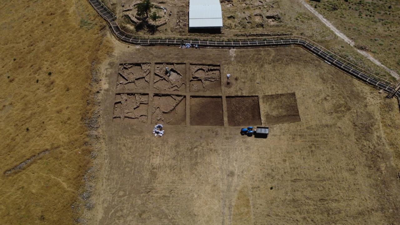 Göbeklitepe’nin kuzeyinde ilk kazı