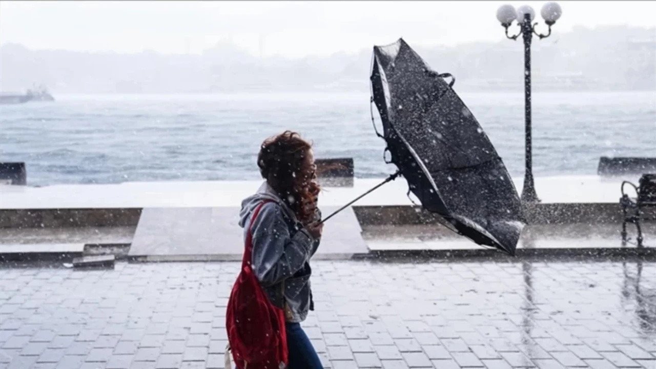 Meteoroloji alarm verdi: Sağanak ve fırtına yurdun büyük bölümünde etkili olacak