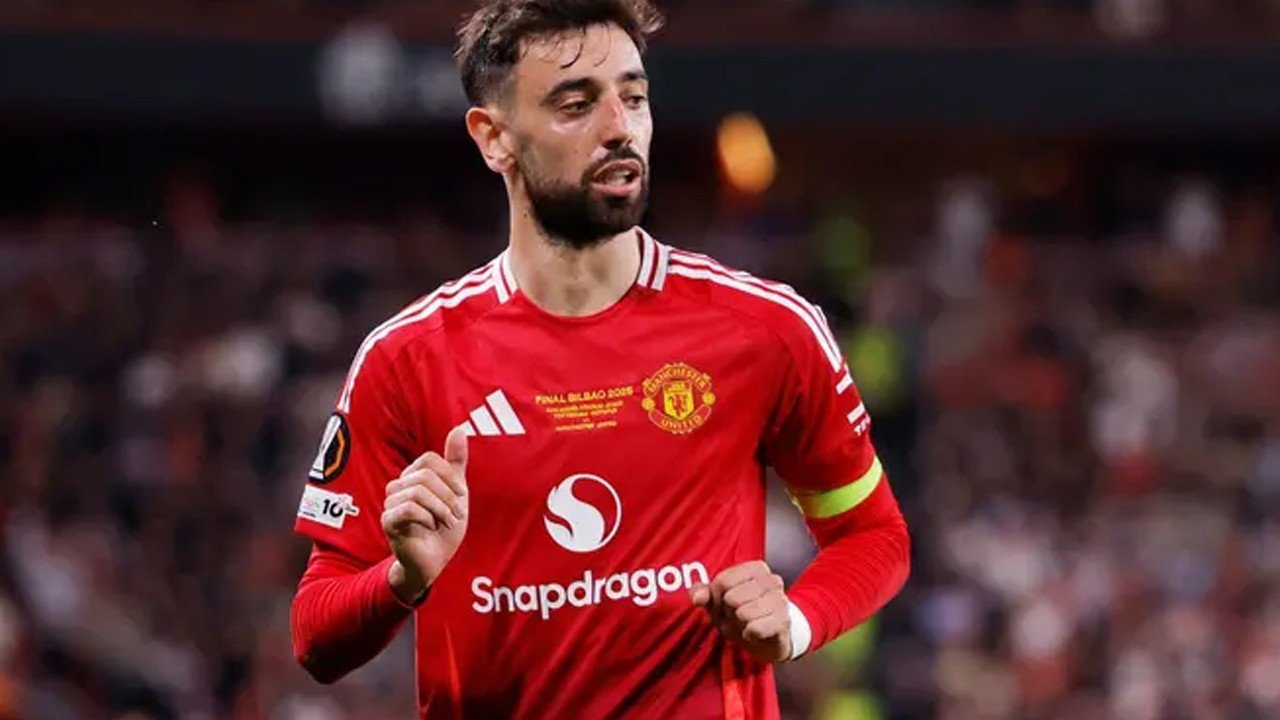 İngiltere’de yılın futbolcusu Bruno Fernandes