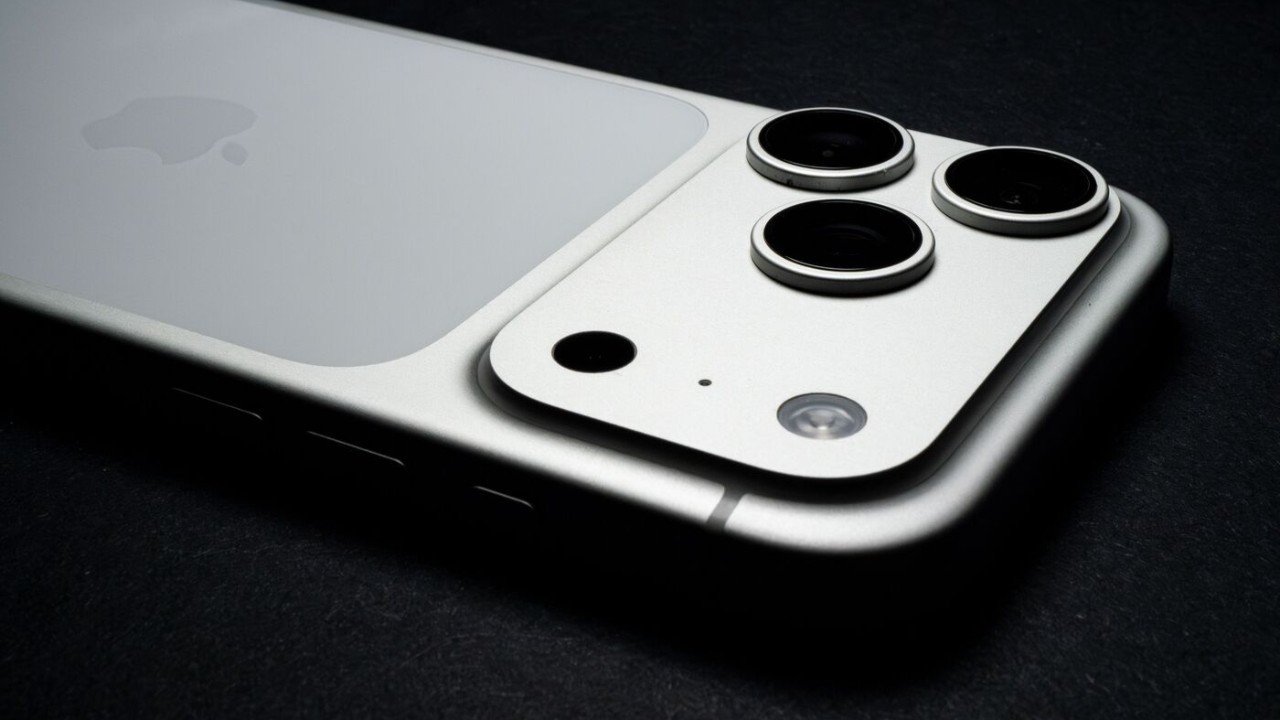 Katlanabilir iPhone için geri sayım: Fiyatı dudak uçuklatacak