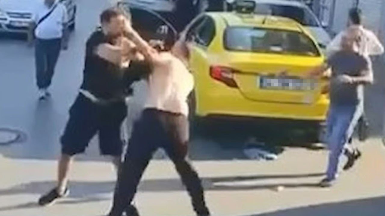 Kısa mesafe yüzünden tartıştığı 3 kişilik aileyi darp eden taksici ile arkadaşı yakalandı