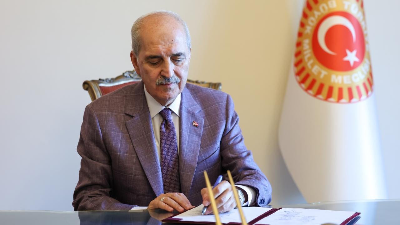 Meclis Başkanı Kurtulmuş, “Terörsüz Türkiye” teklifini imzaladı