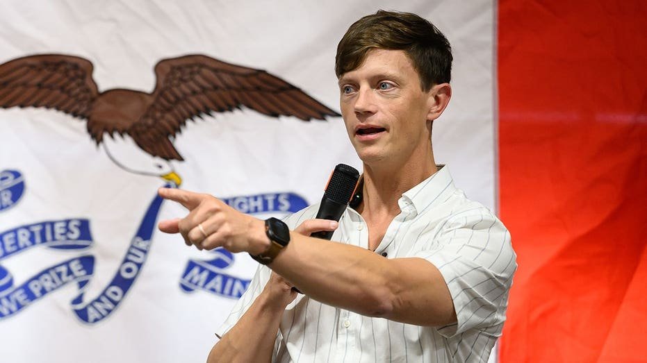 Iowa Dem gubernatorial candidate says he would not want Biden or Harris to campaign for him