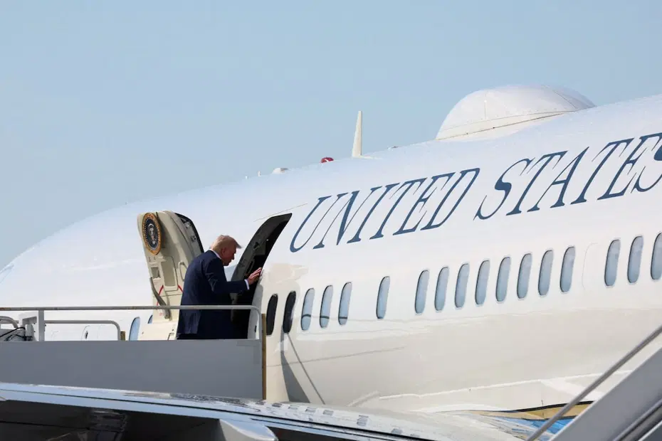 Trump’tan gizli uçuş açıklaması: “Benim uçağım daha büyük risk altındaydı”