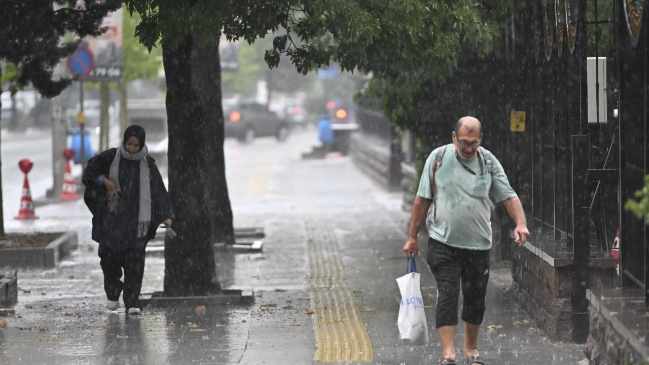 İstanbul’da hava değişiyor: Sağanak için saatler kaldı