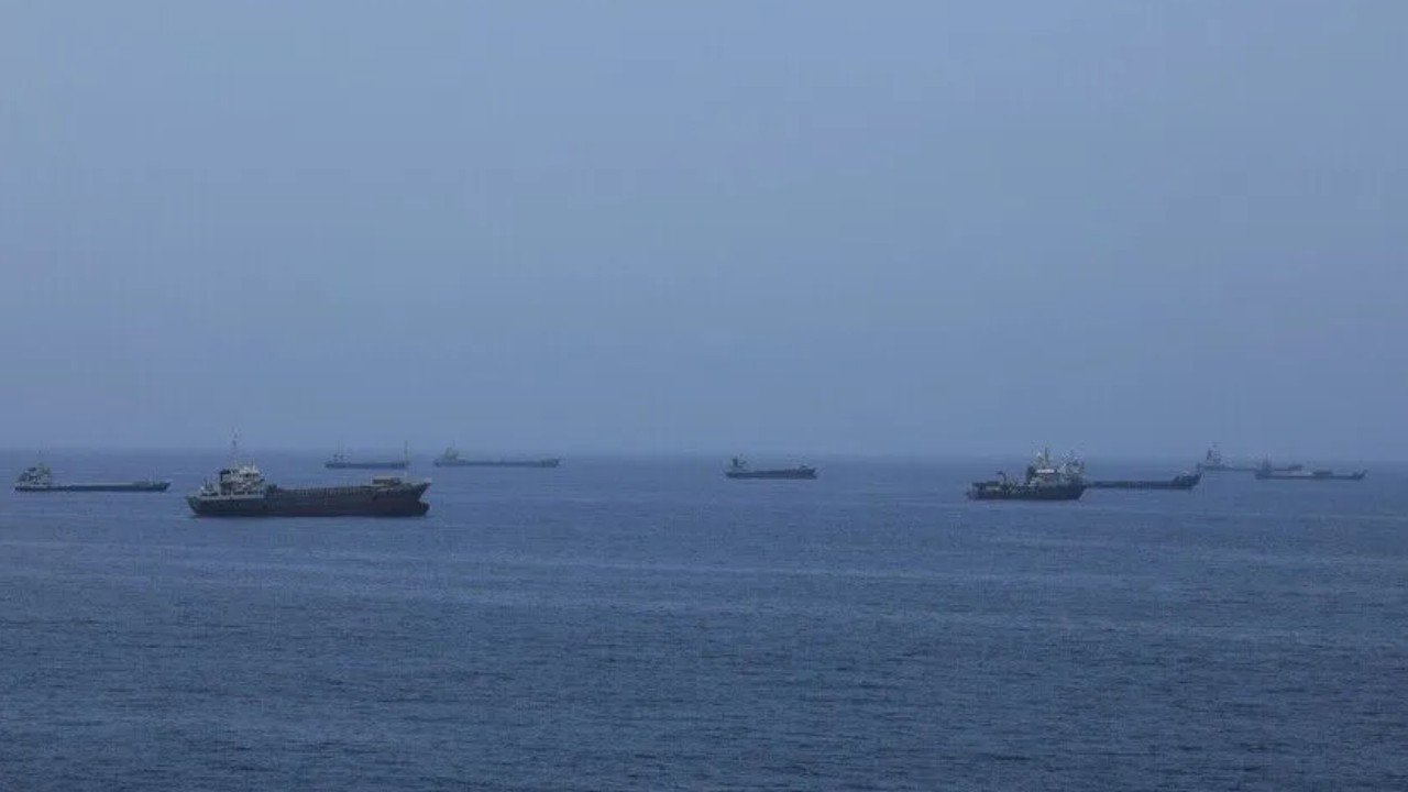 Hürmüz Boğazı’nda gizli koridor iddiası: Her gece onlarca tanker geçiriliyor