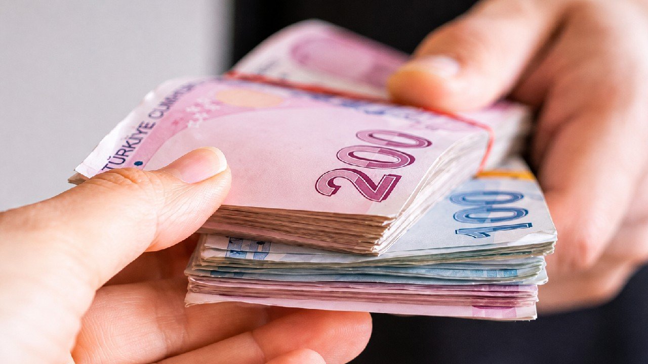 Kredi faizlerinde pazartesi indirimi: Kamu bankaları 2-3 puan düşürecek