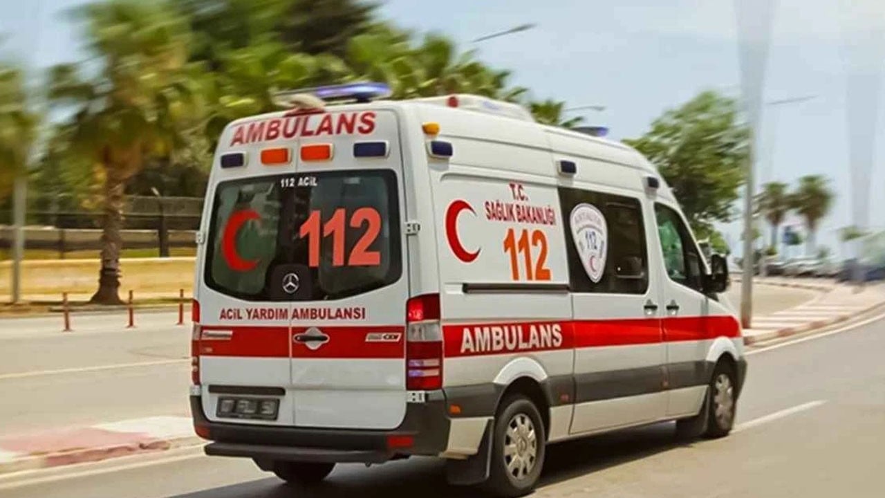 Yozgat’ta minibüs ile otomobil çarpıştı: 2 kişi öldü, 1 kişi yaralandı