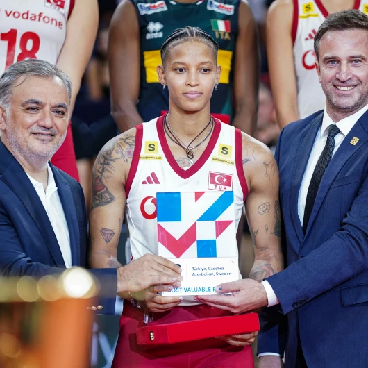 Filenin Sultanları Avrupa’nın zirvesinde: Şampiyonanın en değerli oyuncusu Melissa Vargas oldu
