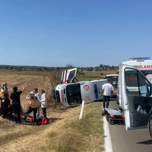 Kırklareli’nde ambulans kazası: 3’ü sağlık personeli 5 kişi yaralandı
