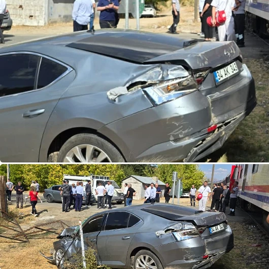 Tren hemzemin geçitte otomobile çarptı