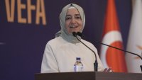Fatma Betül Sayan Kaya görevinden istifa etti