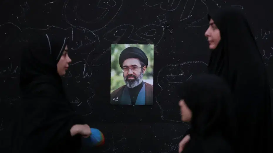 “Hamaney’i enkazdan çıkardık”