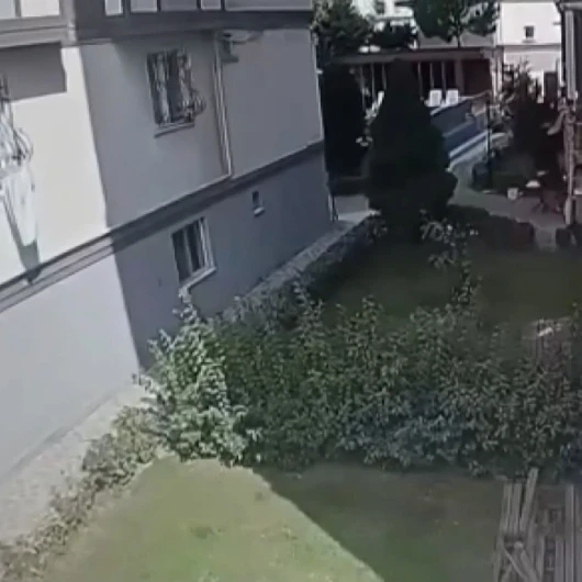 Pendik’te nefes kesen operasyon: 14 yıl kesinleşmiş hapis cezası bulunan firari hükümlü kaçarken yakalandı