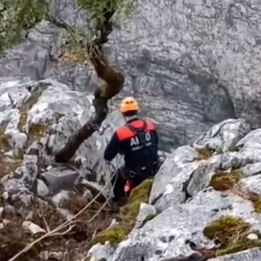 Isparta’da Yazılı Kanyon’da mahsur kalan 3 kişi kurtarıldı