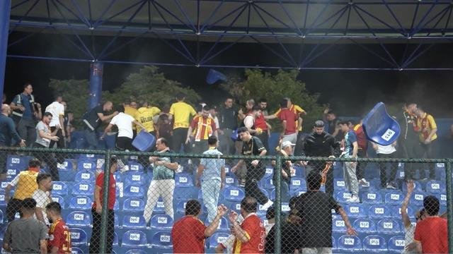 Kayserispor taraftarları tribün koltuklarını kırdı, stadyum zarar gördü