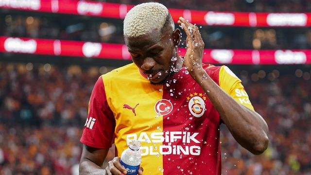 Galatasaray’da Victor Osimhen’in sahalara dönüş planı değişti!