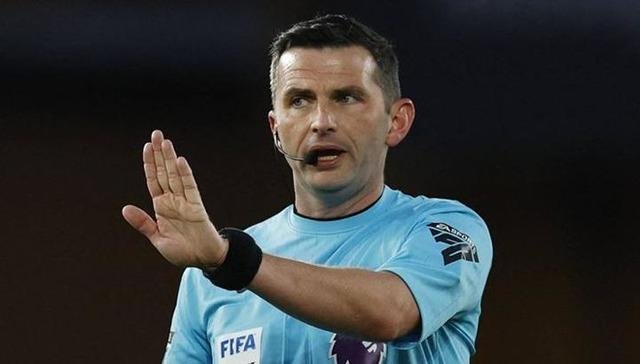 Türkiye – İtalya maçında Michael Oliver düdük çalacak