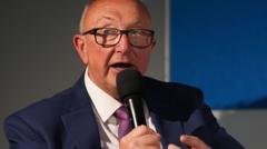 Police boss cancels ‘ridiculous’ theatre tour