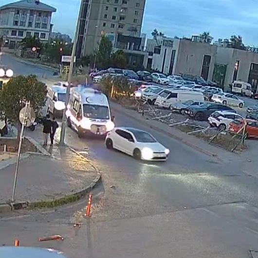 Başakşehir’de ambulansa yol vermeyen sürücü cezasız kalmadı: 466 bin lira ceza verildi