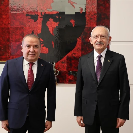 Muhittin Böcek tercihini satır aralarında belli etti: CHP mi Yeni Parti mi?