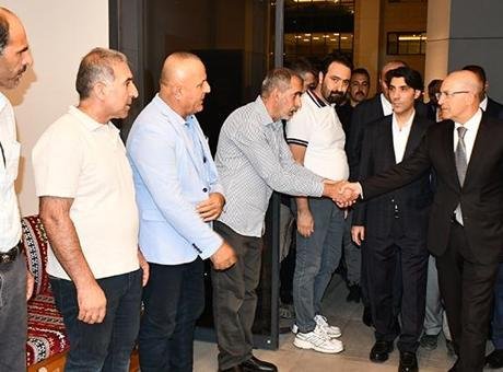 Bakan Şimşek, yangında hayatını kaybeden yeğeninin taziyesine katıldı