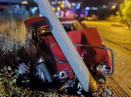 Çanakkale’de otomobil aileye çarptı: 1 ölü, 4 yaralı