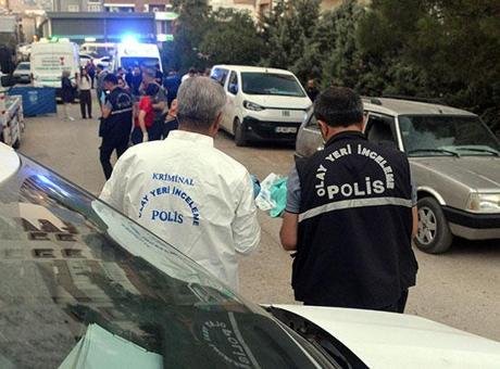 Yer: Kahramanmaraş: Sokakta 4 çocuk annesi olan eşini öldürüp intihar etti