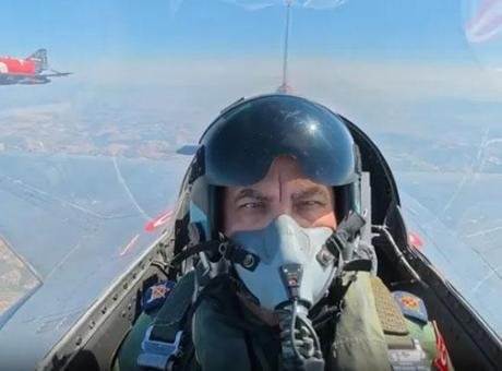 Hava Kuvvetleri Komutanı Dalkıran, 2026-2027 Uçuş Eğitim Yılı’nın ilk uçuşunu yaptı