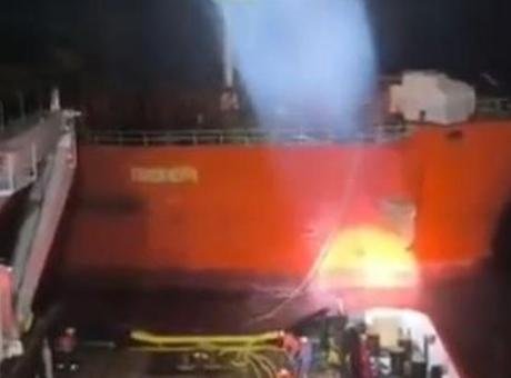 Tonlarca petrol yüklü Rus gemisi Marmara adası açıklarında arızalandı