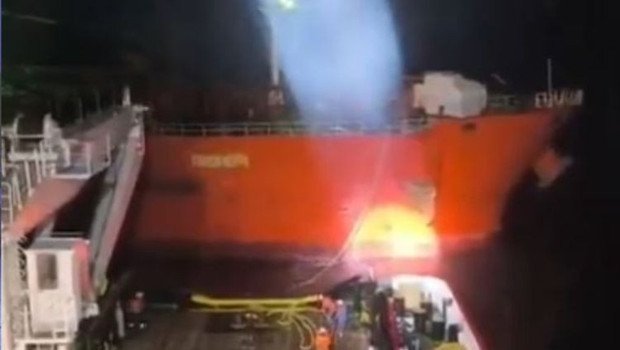 Bakanlık duyurdu… Petrol yüklü tanker, Marmara Adası açıklarında sürüklendi