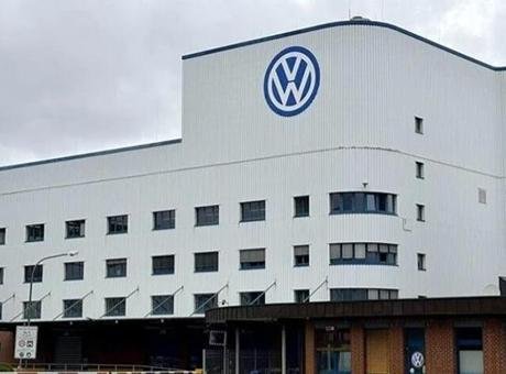 Volkswagen, Katar’ın itirazının ardından Osnabrück fabrikasını İsrailli şirkete dolaylı yoldan devredecek
