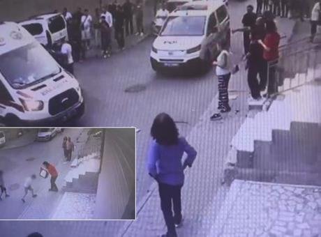 Küçükçekmece’de akraba kavgasında kurşun yağmuru! Sokakta oyun oynayan çocuk vuruldu… Dehşet anları kamerada
