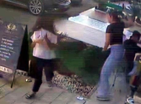 Kahramanmaraş’ta iç çamaşırından çıkardığı tabancayla 2 kadını vurdu